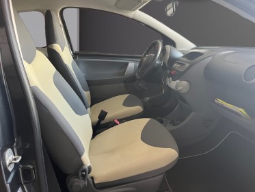 Peugeot 107 1.0e 12v 68 ch blue lion urban occasion simplicicar reims simplicicar simplicibike france