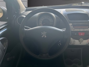 Peugeot 107 1.0e 12v 68 ch blue lion urban occasion simplicicar reims simplicicar simplicibike france