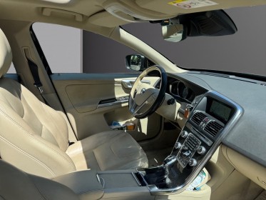 Volvo xc60 t5 245 ch ss xénium geartronic a/ toit ouvrant panoramique/sieges electrique/full entretient volvo occasion paris...