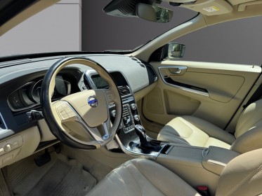 Volvo xc60 t5 245 ch ss xénium geartronic a/ toit ouvrant panoramique/sieges electrique/full entretient volvo occasion paris...