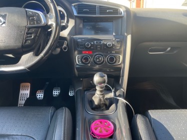 Citroen ds4 e-hdi 115 so chic, sièges massants, kit embrayage neuf, garantie 12 mois occasion simplicicar villejuif ...
