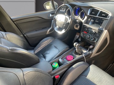 Citroen ds4 e-hdi 115 so chic, sièges massants, kit embrayage neuf, garantie 12 mois occasion simplicicar villejuif ...