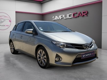 Toyota auris hybride 136h dynamic camera de recul regulateur garantie 12 mois occasion simplicicar dijon simplicicar...
