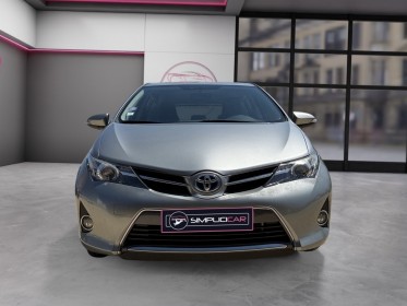 Toyota auris hybride 136h dynamic camera de recul regulateur garantie 12 mois occasion simplicicar dijon simplicicar...