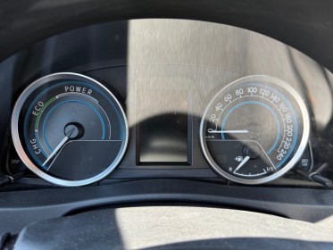 Toyota auris hybride 136h dynamic camera de recul regulateur garantie 12 mois occasion simplicicar dijon simplicicar...