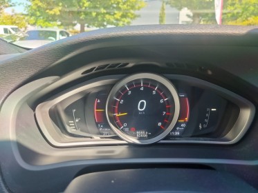 Volvo v40 t3 152 r-design geartronic a courroie de distribution neuve garantie 12 mois occasion simplicicar mery-sur-oise...