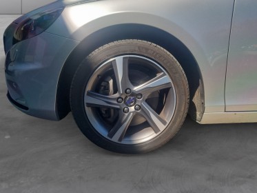 Volvo v40 t3 152 r-design geartronic a courroie de distribution neuve garantie 12 mois occasion simplicicar mery-sur-oise...