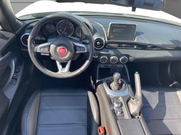 Fiat 124 spider 1.4 multiair 140 ch lusso / son bose / caméra / sièges chauffants / clim auto occasion simplicicar salon de...
