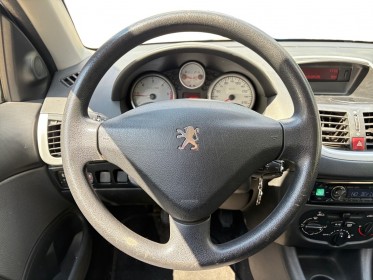 Peugeot 206 1.4 hdi 70ch  trendy autoradio usb clim distribution réalisée garantie 12 mois occasion simplicicar...
