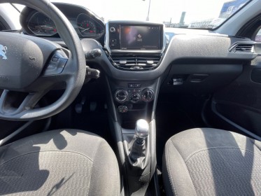 Peugeot 208 business luehdi 100ch ss bvm5 active business occasion simplicicar meaux simplicicar simplicibike france