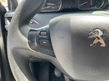 Peugeot 208 business luehdi 100ch ss bvm5 active business occasion simplicicar meaux simplicicar simplicibike france