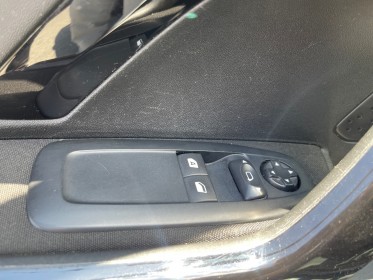 Peugeot 208 business luehdi 100ch ss bvm5 active business occasion simplicicar meaux simplicicar simplicibike france