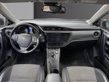 Toyota auris touring sports hybride 136h dynamic occasion champigny-sur-marne (94) simplicicar simplicibike france