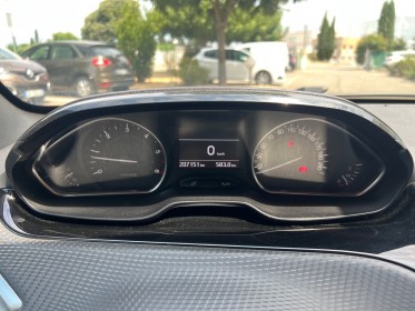 Peugeot 208 1.6 bluehdi 120ch bvm6 gt line / carplay / radars ar / diffuseur sport occasion simplicicar salon de provence...