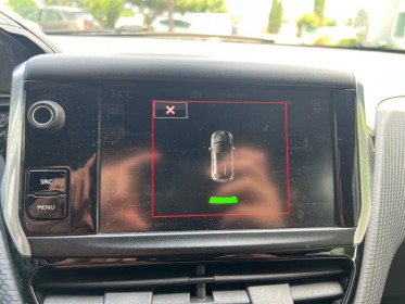 Peugeot 208 1.6 bluehdi 120ch bvm6 gt line / carplay / radars ar / diffuseur sport occasion simplicicar salon de provence...