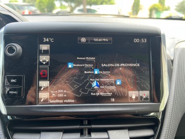 Peugeot 208 1.6 bluehdi 120ch bvm6 gt line / carplay / radars ar / diffuseur sport occasion simplicicar salon de provence...