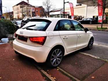 AUDI A1 SPORTBACK Ambition Luxe S tronic 122 cv par SIMPLICICAR SIMPLICIBIKE FRANCE