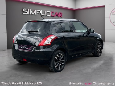 Suzuki swift my15 edition limitée biba - ouverture sans clés - feux et essuie glace automatique - commandes au volant...