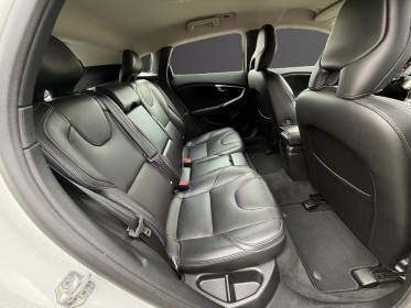 Volvo v40 inscription 2018 t2 2.0 ti 16v 122 cv phase 2  radar de stationnement, intérieur cuir, occasion simplicicar rennes...