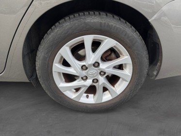 Toyota auris touring sports hybride 136h dynamic occasion simplicicar lille  simplicicar simplicibike france