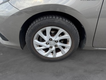 Toyota auris touring sports hybride 136h dynamic occasion simplicicar lille  simplicicar simplicibike france