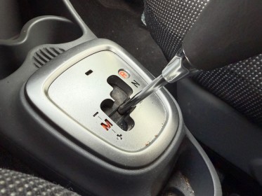 Peugeot 107 1.0e 12v 68 ch boite auto / critair 1 / 5 portes occasion champigny-sur-marne (94) simplicicar simplicibike france