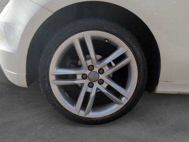 Audi a1 a1 1.6 tdi 105ch  sline interieur exterieur avec ecran pneus neufs occasion simplicicar lyon nord  simplicicar...