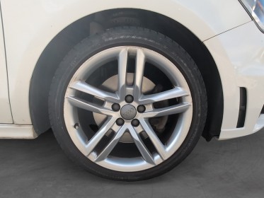 Audi a1 a1 1.6 tdi 105ch  sline interieur exterieur avec ecran pneus neufs occasion simplicicar lyon nord  simplicicar...
