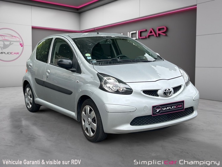 Toyota aygo 1.0 vvt-i - climatisation - 5 portes- peux kilométré - garantie 12 mois occasion champigny-sur-marne (94)... Toyota aygo 1.0 vvt-i - climatisation - 5 portes- peux kilométré - garantie 12 mois occasion champigny-sur-marne (94)...
