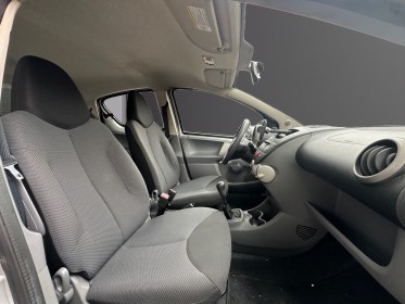 Toyota aygo 1.0 vvt-i - climatisation - 5 portes- peux kilométré - garantie 12 mois occasion champigny-sur-marne (94)...