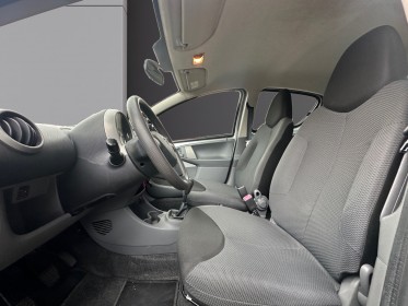 Toyota aygo 1.0 vvt-i - climatisation - 5 portes- peux kilométré - garantie 12 mois occasion champigny-sur-marne (94)...