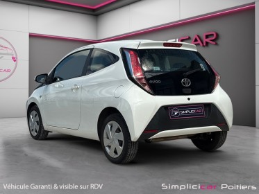 Toyota aygo 1.0 vvt-i x-play limiteur de vitesse bluetooth garantie 12 mois occasion simplicicar poitiers simplicicar...