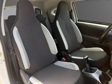 Toyota aygo 1.0 vvt-i x-play limiteur de vitesse bluetooth garantie 12 mois occasion simplicicar poitiers simplicicar...