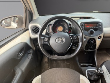 Toyota aygo 1.0 vvt-i x-play limiteur de vitesse bluetooth garantie 12 mois occasion simplicicar poitiers simplicicar...