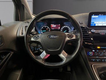 Ford tourneo connect 1.5 l ecoblue 120 ss titanium 1ère main et crochet d'attelage garantie 12 mois occasion simplicicar...