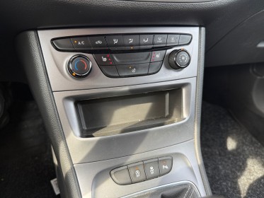 Opel astra sports tourer 1.6 diesel 136 ch start/stop elite - garantie 12 mois - attelage - historique d'entretien -...