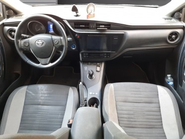 Toyota auris touring sports hybride 136h dynamic uniquement pour vtc et pro occasion montreuil (porte de vincennes)(75)...