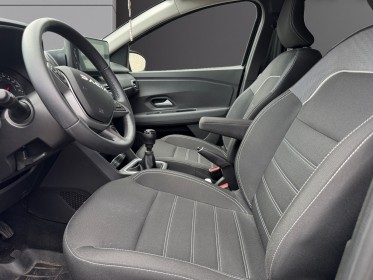 Dacia sandero sce 65 expression  ecran centrale  applecarplay  climatisation  garantie 12 mois occasion simplicicar vernon...