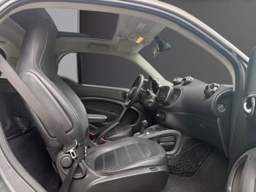 Smart fortwo coupe 0.9 90 ch ss ba6 prime toit pano sièges chauffants camera sort de révision garantie 12 mois occasion...
