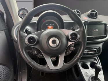 Smart fortwo coupe 0.9 90 ch ss ba6 prime toit pano sièges chauffants camera sort de révision garantie 12 mois occasion...