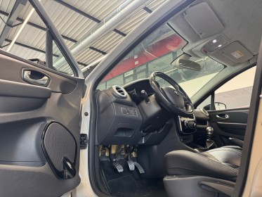 Renault clio iv tce 120 energy initiale paris led pure vision - camera - bose - sieges chauffants - demarrage sans cle...