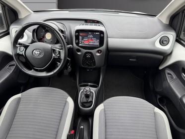 Toyota aygo mc18 1.0 vvt-i x-play x-app moteur à chaine garantie jusqu'en 2030 occasion scl 56 - simplicicar vannes...