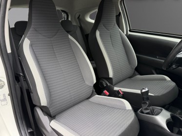 Toyota aygo mc18 1.0 vvt-i x-play x-app moteur à chaine garantie jusqu'en 2030 occasion scl 56 - simplicicar vannes...