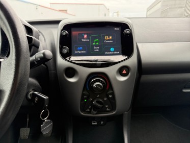 Toyota aygo mc18 1.0 vvt-i x-play x-app moteur à chaine garantie jusqu'en 2030 occasion scl 56 - simplicicar vannes...