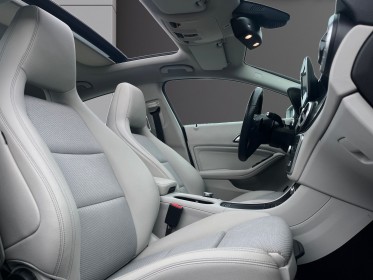 Mercedes classe cla shooting brake 200 d 7g-dct inspiration - caméra/toit pano/cuir blanc/hayon électrique - garantie 12...