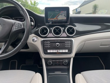 Mercedes classe cla shooting brake 200 d 7g-dct inspiration - caméra/toit pano/cuir blanc/hayon électrique - garantie 12...