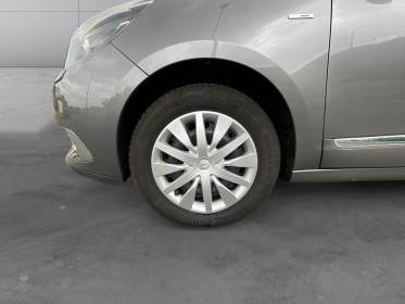 Renault  megane scenic  1,5 dci bose edition camera de recul -ordinateur de bord-clim - gps - faible kilométrage occasion...