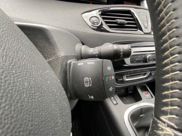 Renault  megane scenic  1,5 dci bose edition camera de recul -ordinateur de bord-clim - gps - faible kilométrage occasion...