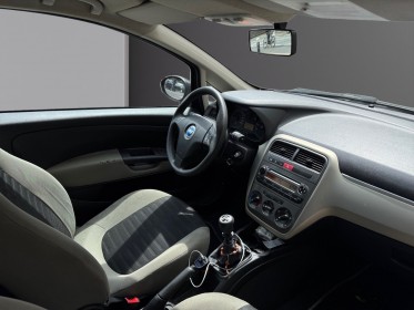 Fiat grande punto 1.4 8v 77 dynamic/ city / garantie 12 mois occasion paris 17ème (75)(porte maillot) simplicicar...