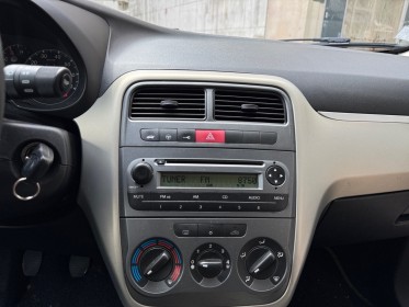 Fiat grande punto 1.4 8v 77 dynamic/ city / garantie 12 mois occasion paris 17ème (75)(porte maillot) simplicicar...